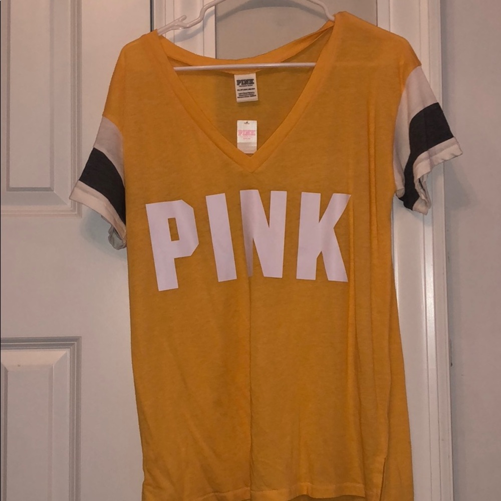 yellow t-shirt